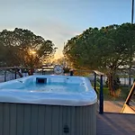 Sea Lux Floating House Ajda Nyaraló