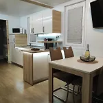 Nyaraló Sea Lux Floating House Ajda