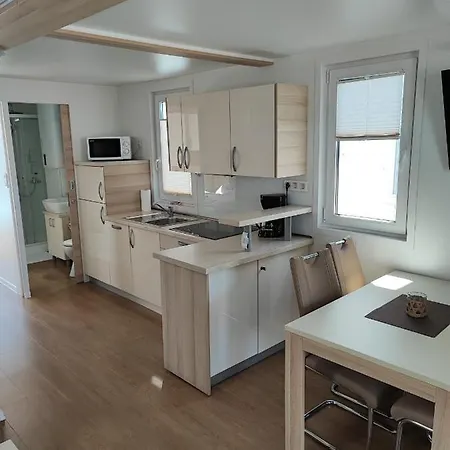 Sea Lux Floating House Ajda 펜션 *