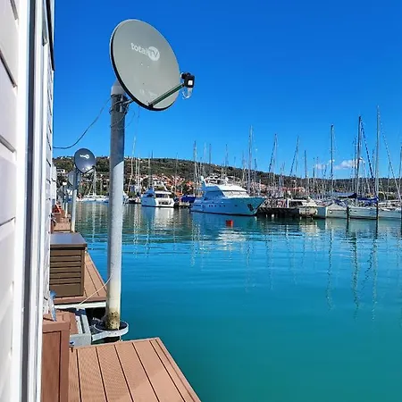 בית נופש Sea Lux Floating House Ajda