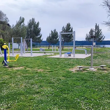 בית נופש Sea Lux Floating House Ajda בפורטורוז