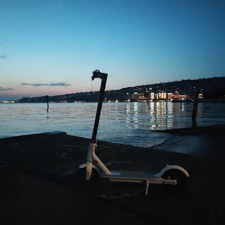 Sea Lux Floating House Ajda Nyaraló *