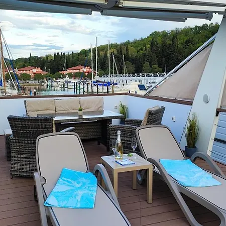 Sea Lux Floating House Ajda Сasa de vacaciones *