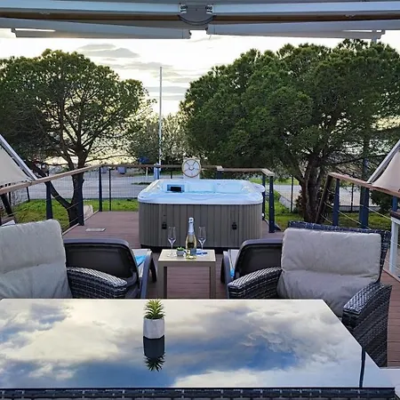 Sea Lux Floating House Ajda *