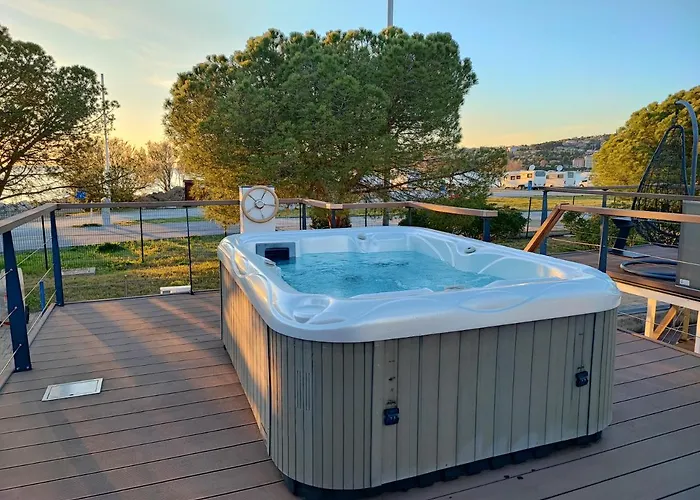 Sea Lux Floating House Ajda 別荘 ポルトローシュ