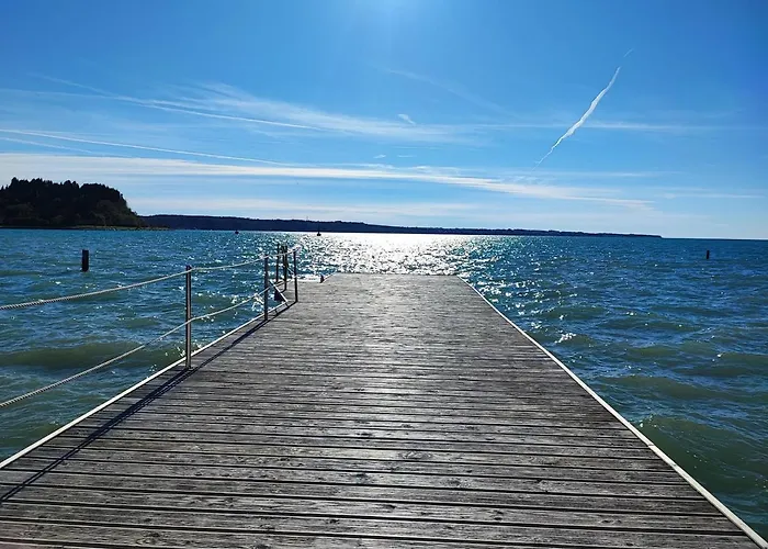 Sea Lux Floating House Ajda ポルトローシュ