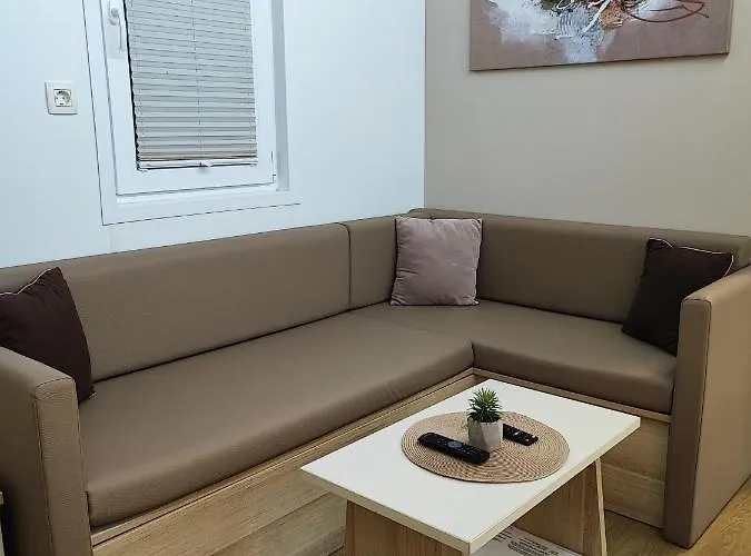 Sea Lux Floating House Ajda * ポルトローシュ