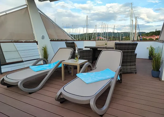 Sea Lux Floating House Ajda *