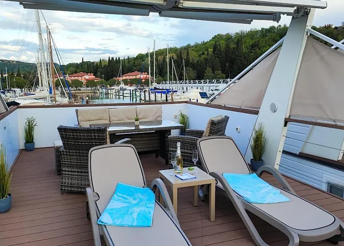 Sea Lux Floating House Ajda 別荘 *